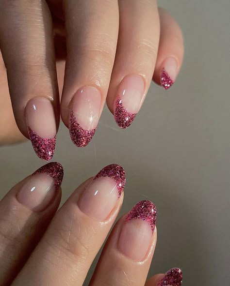 French Tip Nails Sparkle, Pink Sparkle French Tip Nails, Dark Pink French Tip Nails, Nails Shorts, Grad Nails, Glitter French Nails, Bad Nails, Glitter French Manicure, Beauty Hacks Nails