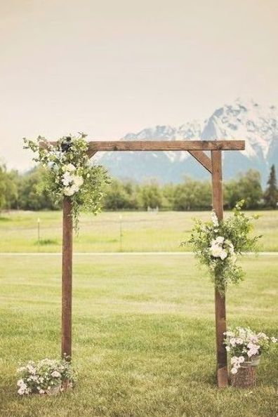 Wedding Arch Greenery, Simple Wedding Arch, Wood Wedding Arches, Wedding Trellis, Wooden Wedding Arches, Wedding Arch Ideas, Wedding Ceremony Setup, Fall Wedding Arches, Wedding Arches Outdoors