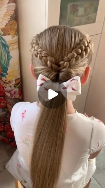 #hairstyletutorials on Instagram: "Rate this hairstyle out of 10 🥰
.
.
.

© - DM for credit or removal 
.

#foryou #explore #hairstylereels #hairstylesforgirls #igtrends" Kid Easy Hairstyles, Hairstyles With Little Bows, Hairstyle For Ponytail, Kindergarten Graduation Hairstyles, Gymnastic Hairstyles For Kids, Mermaid Hairstyles For Kids, Hairstyle For Kids Girl, Little Kid Hairstyles, Kids Hair Styles Easy