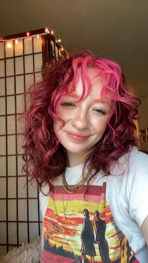 Mixed Pink Hair, Blonde Roots Pink Ends Natural Hair, Curly Hair With Dyed Bangs, Red And Pink Dyed Hair, Pink Red Hair Dye, Red And Pink Curly Hair, Pink Bangs Red Hair, Salmon Color Hair, Half And Half Colored Hair