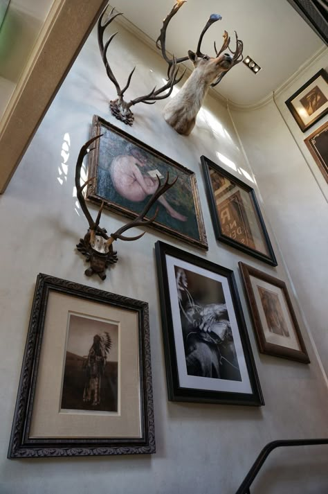 vignette design: Ralph Lauren In Paris, The Best Of Both Worlds Taxidermy Decor Interior Design, Classic Office Interior, Deer Head Decor, Taxidermy Decor, Cabin Designs, Masculine Interior, Log Cabin Ideas, Vignette Design, Deer Mounts