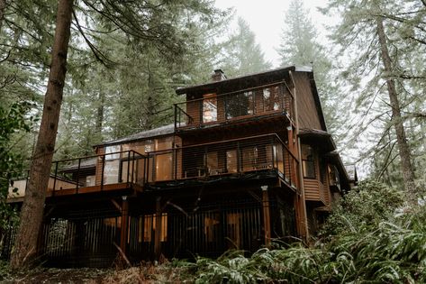 The Woodlands House Elopement Sandy, Oregon - Anais Possamai Photography Sandy Oregon, Intimate Wedding Venue, Oregon Forest, Trillium Lake, Oregon House, Where To Elope, Ecola State Park, Oregon Living, Woodland House