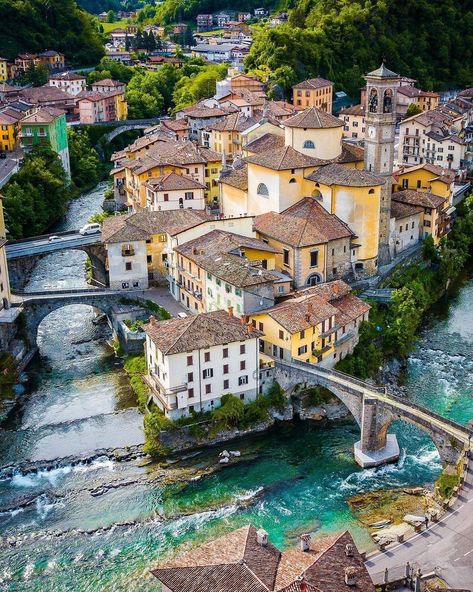 🇮🇹 Italian Flavors & Places 🇮🇹 on Instagram: “Bergamo😊 (📷: @iyzaidan ) #italianlandscapes . . . #italia #italy #bergamo #lombardia #lombardy #travel #travelgram #travelblogger…” Italy Bucket List, Bergamo Italy, Regions Of Italy, Italy Tours, San Giovanni, Wonderful Picture, Italy Photo, Italy Vacation, Northern Italy