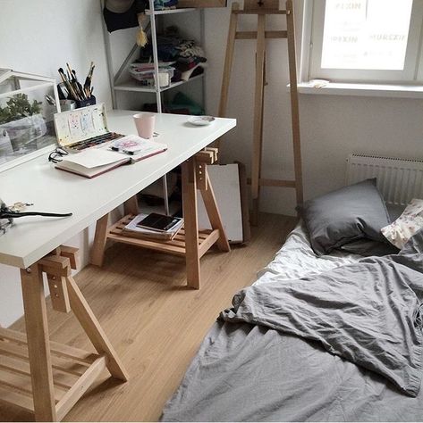 Design Decor Ideas, Studio Apartment Living, Art Studio Room, Flat Decor, Chill Room, Art Studio At Home, Study Room Decor, Interior Work, Small Bedroom Decor