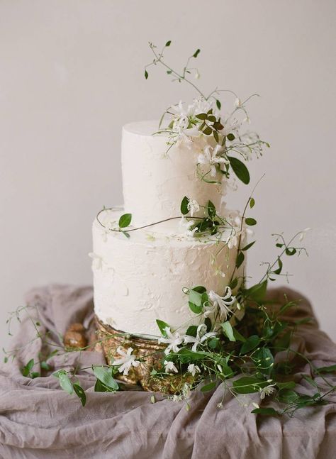 Old World Wedding, Flowers And Greenery, Simple Wedding Cake, Decadent Cakes, Modern Wedding Cake, White Wedding Cake, Elegant Wedding Cakes, Wedding Cakes With Flowers, Wedding Cake Inspiration