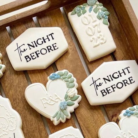 Wedding Rehearsal Dinner Dessert Ideas, Rehearsal Dinner Cookie Ideas, Rehearsal Dessert Ideas, The Night Before Rehearsal Dinner Theme, Cookies For Rehearsal Dinner, Wedding Rehearsal Cookies Decorated, Rehearsal Dinner Cupcakes, Rehersal Dinner Dessert, Wedding Rehearsal Centerpiece Ideas