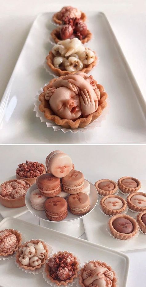 Anatomical Tartlets Halloween Cake Balls Ideas, Gory Desserts, Creepy Desserts For Halloween, Creepy Baking, Horror Baking, Creepy Pie, Witchy Bakery, Spooky Desserts Halloween, Goth Desserts