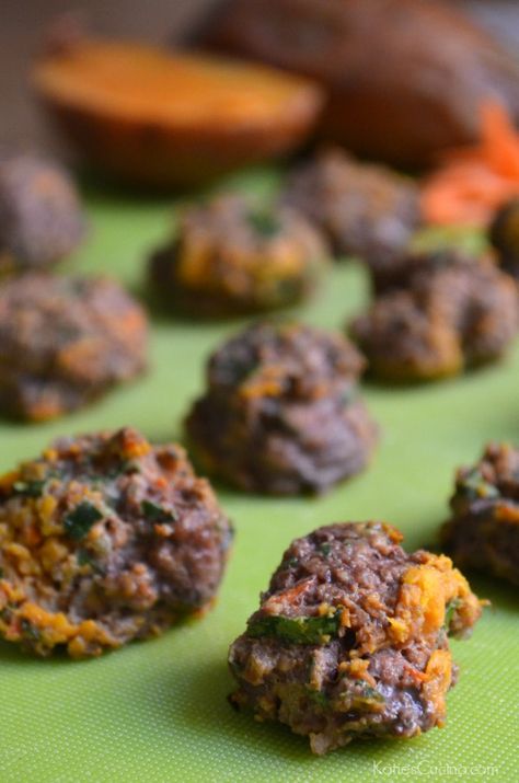 Meatballs For Baby, Spinach And Sweet Potato, Baby Solids, Smashed Sweet Potatoes, Ground Beef Meatballs, Toddler Foods, Baby Meals, Weaning Recipes, Baby Finger Foods