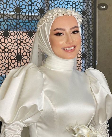 Bridal makeup Hijab Bride Dress, Wedding Dresses Hijab, Wedding Dress Hijab, Bridal Hijab Styles, Wedding Hijab Styles, Muslim Wedding Gown, Bride Hijab, Hijabi Brides, Muslimah Wedding Dress