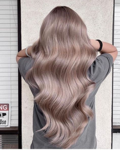 First, there was champagne blonde, then bourbon brown, and now we give you – milk tea hair color. Tea Hair Color, Milk Tea Hair Color, Beige Hair Color, Beige Hair, Korean Hair Color, Ash Hair, Wine Hair, Ash Hair Color, Hair Milk