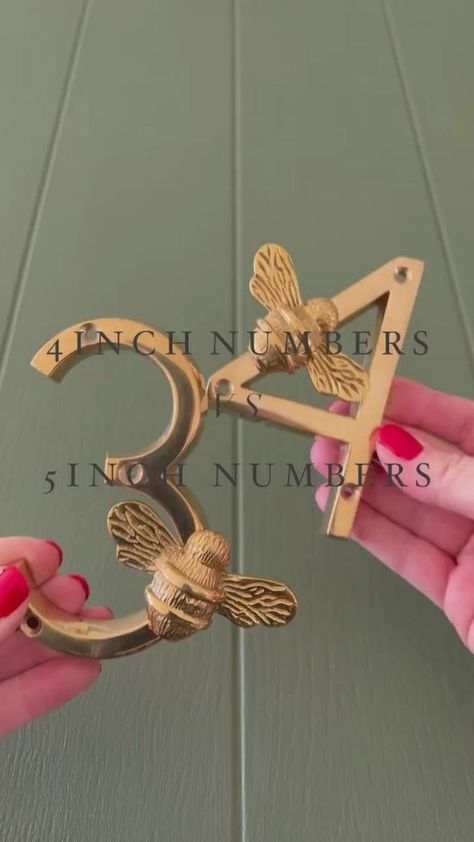 Unique House Projects, Cute House Things, Diy House Numbers Ideas, House Number Ideas Outdoor, Outside Decor Ideas, Brass House Numbers, Farmhouse Decoration Ideas, Different Decorating Styles, Diy Farmhouse Ideas