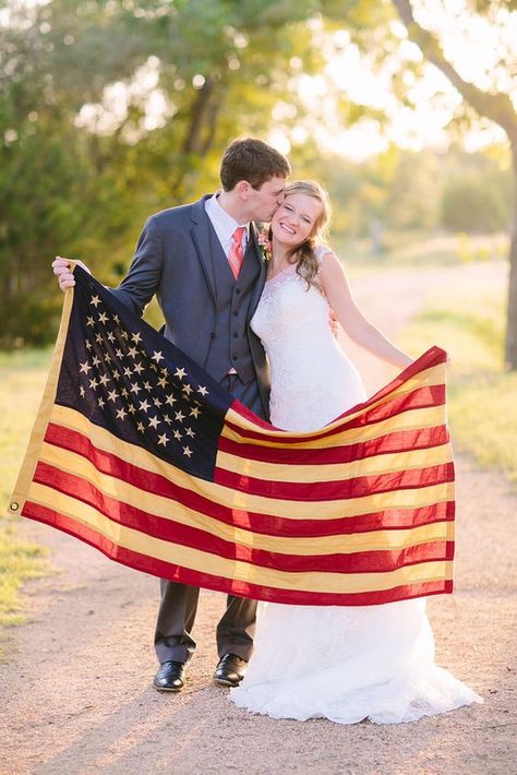 Fourth of July Wedding Photos / http://www.himisspuff.com/red-white-and-blue-4th-of-july-wedding-ideas/7/ Wedding Rocks, Red White Blue Wedding, Fourth Of July Wedding, July 4th Wedding, Patriotic Wedding, Wedding Captions For Instagram, Wedding Captions, Red Wedding Theme, Theme Nature