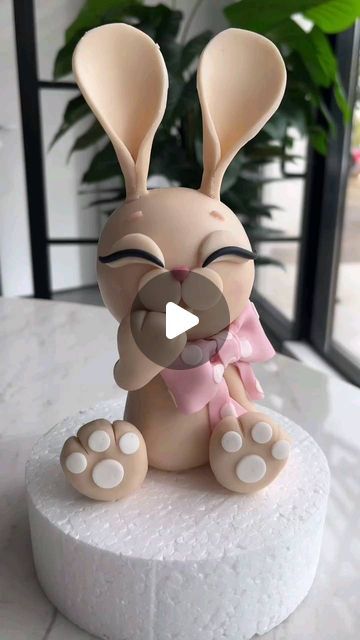 Cakes Cupcakes Macarons with Natalia Dalehaug on Instagram: "Cute fondant bunny by @irenasan 🐰  Perfect as a cake topper for a kids birthday cake 🎉🎁🎂  #fondanttoppers #fondantbunny #birthdaycakes #kidsbirthdaycake" Bunny Fondant Topper, Cake Decorating Animals, Gumpaste Animals, Bunny Fondant, Ukrasavanje Torti, Fondant Rabbit, Bunny Cakes, Chocolate Toppers, Bunny Birthday Cake