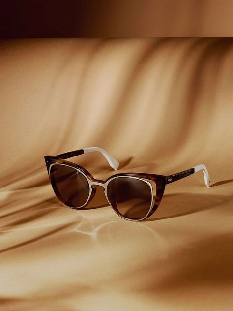 Sunglass Photography, Sunglass Photoshoot, Creative Sunglasses, Eyewear Photography, Glasses Inspiration, Ad Fashion, Graphic Design Photoshop, Still Photography, Sports Glasses