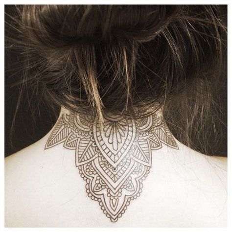 Neck Tattoo Women, Geometric Tattoo Back, Nape Tattoo, Girl Neck Tattoos, Elephant Tattoo Design, Herz Tattoo, Neck Tattoos Women, Back Of Neck Tattoo, Tattoo Henna