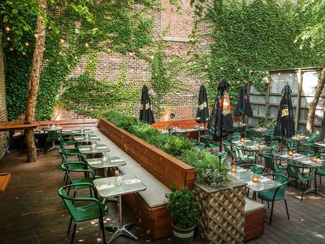 26 Lovely Outdoor Dining Spots in NYC Breakfast Nook Furniture, Backyard Restaurant, Backyard Cafe, Nook Furniture, Grapefruit Margarita, Courtyard Restaurant, Original Pancake House, Outdoor Restaurant Patio, Mexican Garden