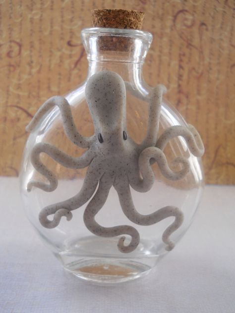 Octopus Bottle, Halloween Pirates, Flying Dutchman, ดินปั้น Polymer Clay, Clay Dragon, Glass Bottles Art, 강아지 그림, Clay Crafts Air Dry, Poly Clay