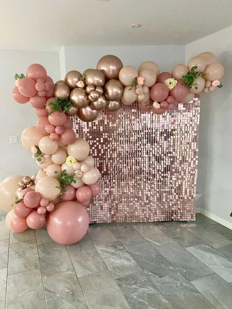 Pink Beige Gold Balloons, Color Blocking Balloon Garland, Rose Gold 40th Birthday Ideas, Paris Photobooth, Sweet 16 Party Decorations, Garland Birthday, 18th Birthday Decorations, Rose Gold Theme, Idee Babyshower