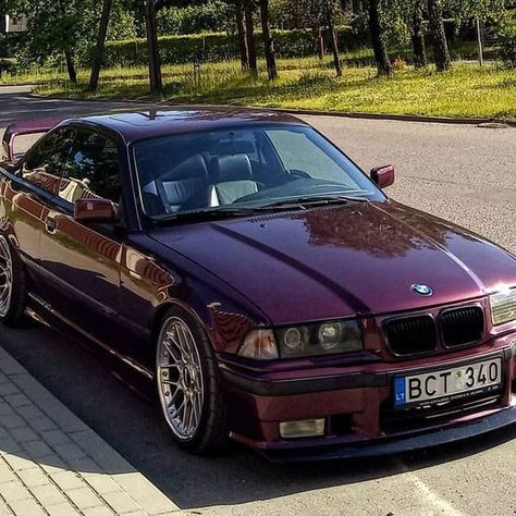 Cute Girly Cars, Bmw E36 Drift, E36 Sedan, Bmw E46 Sedan, Bmw Old, Bmw 318, Bmw Vintage, E36 M3, Bmw E34