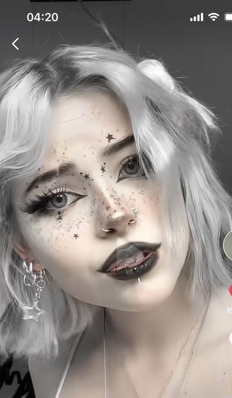 Ghostly Makeup Pretty, Halloween Everyday Makeup, Half Black Half White Makeup, White Hair Makeup Looks, Gothmas Makeup, Halloween Makeup Black And White, Black And White Goth Makeup, Moon Fairy Makeup, Black Sclera Eyes