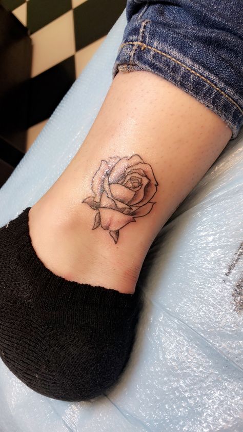 Rose tattoo❤️ Ankle Tattoo Stencil, Small Rose Tattoo Ankle, Rose Tattoo Ankle, Rose Ankle Tattoo, Rose Tattoo On Ankle, Tattoo On Ankle, Tattoo Ankle, Small Rose Tattoo, Red Rose Tattoo