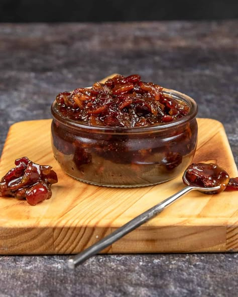 Jam Burger, Bacon Jam Burger, Bacon Jam Recipe, Spicy Burger, How To Make Bacon, Easy Bacon, Burger Toppings, Bacon Jam, Candied Bacon