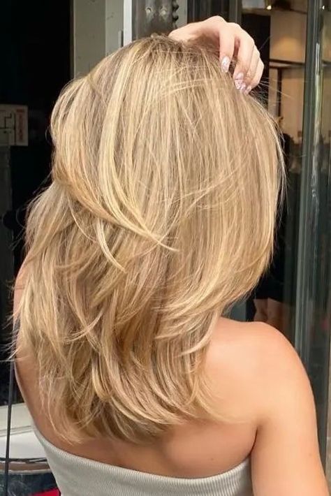 Medium Butterfly Haircut The Butterfly Haircut, Thin Hair Layers, Long Fine Hair, Blonde Layered Hair, Butterfly Haircut, Hairstyles For Layered Hair, Blonde Hair Inspiration, Haircuts For Medium Hair, Haircuts Straight Hair