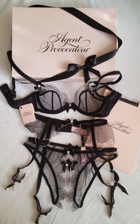 Seductive Style, Lingerie Inspiration, Cute Lingerie, Seductive Clothes, Lingerie Outfits, Pretty Lingerie, Agent Provocateur, Luxury Lingerie, Bra And Panty Sets