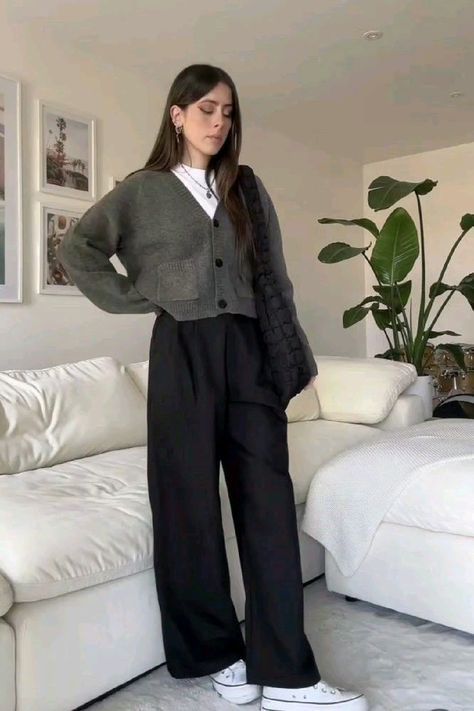 Mode Au Ski, Slacks Outfit, Alledaagse Outfit, Black Pants Outfit, Chique Outfit, Mode Hijabi, Casual Work Outfits Women, Teaching Outfits, Uni Outfits