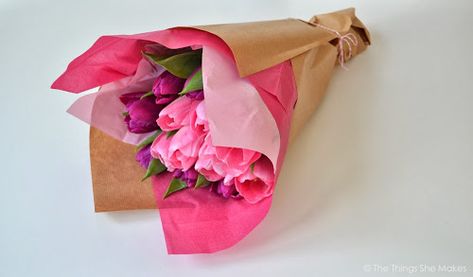 How To Wrap A Bunch of Supermarket Flowers in to a Beautiful Flower Bouquet Wrapping Flowers, Wrap Flowers, Simple Bouquet, Bouquet Wrapping, How To Wrap, Tulip Bouquet, Pink Wrap, Bouquet Wrap, How To Wrap Flowers