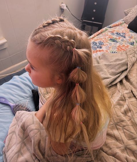 Bubble Braid Hairstyles Pictures, Beaded Bubble Braids, Crimped Bubble Braid, Bubble Braids From The Top, Cute But Crazy Hairstyles, Bubble Braid Top Of Head, Braids Into Pigtails Half Up, French Bubble Braid Half Up Half Down, Short Hairstyle Women Bubble Braid