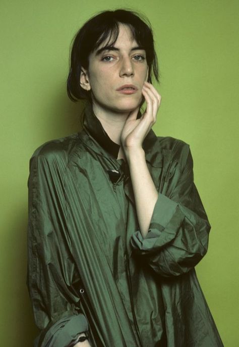 30 Fabulous Photos Show Fashion Styles of Patti Smith in the 1970s ~ Vintage Everyday Lynn Goldsmith, Rock Nacional, Patti Smith, Rock N’roll, Women In Music, The New Wave, Jim Morrison, Bruce Springsteen, Post Punk