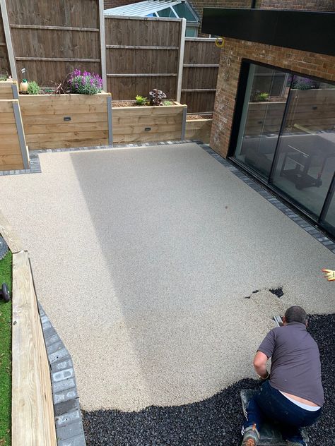 Resin Gravel Patio, Resin Gravel Driveway, Resin Patio Garden Ideas, Resin Front Garden, Resin Back Garden Ideas, Resin Bound Patio, Paving And Gravel Ideas, Resin Garden Ideas, Resin Patio Ideas