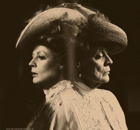 Maggie Smith. Then + now. Excellent actress. Downton Abbey Quotes, Lady Violet, Dowager Countess, Highclere Castle, Downton Abby, Maggie Smith, Lady Mary, Hollywood Legends, Favorite Actors