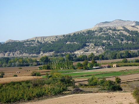 Spanish Village Aesthetic, Spanish Countryside Aesthetic, Spain Countryside, Medieval Spain, Spanish Countryside, Spanish Village, Man Of La Mancha, Medieval Aesthetic, Countryside Landscape