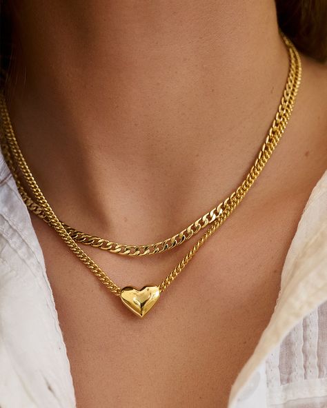 Create a romantic look with this heart necklace. This gorgeous gold-plated necklace features a classic chain design that is perfect for any occasion. To wear, simply drape the chain around the neck, adjust, and secure the clasp. Wear it solo as a statement piece, or layer it with other necklaces for a layered look. Lou Heart Charm Necklace in 18k Gold, Women's by gorjana Heat Necklace, Chunky Heart Necklace, Turquoise Birthstone, Earrings Stacking, Rush Outfits, Black Labradorite, Heart Charm Necklace, Orange Agate, Yellow Opal