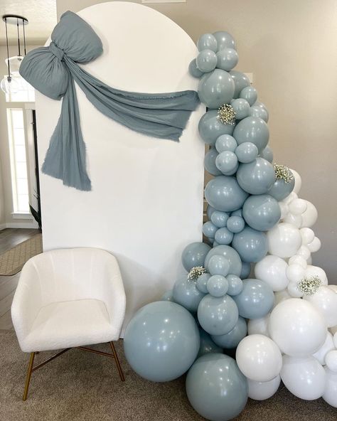 • 🤍The BEAUTY in Simplicity • 🤍 • • @prettyevent.rentals • @prettyevent.rentals • @prettyevent.rentals • • • #event #events #party… | Instagram Hens Party Backdrop, Blue Bow Baby Shower Theme, Baby Blue Party Decorations, Blue Birthday Party Decorations, Gold Wedding Reception Tables, Baby Boy Sprinkle, Birthday Decorations At Home, Bridal Shower Balloons, Event Stylist