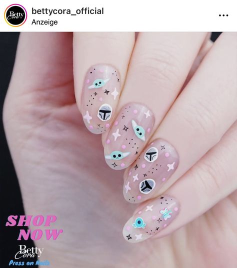 Acrylic Nails Short Fingers, Cartoon Short Nails, Simple Star Wars Nails, Star Wars Inspired Nails, Mandalorian Nail Art, Star Wars Nails Simple, Star Wars Nails Designs, Mandalorian Nails, Cute Animal Nails