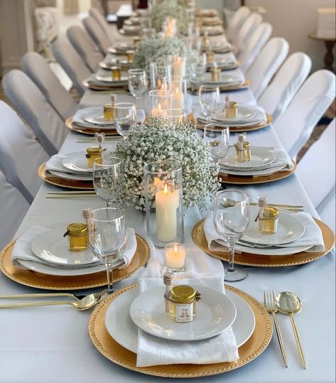 White And Brown Table Setting, White And Gold Dinner Table Setting, Gold Table Scape, Gold And White Table Decor, White And Gold Tablescape, Gold Table Decor, Gold Engagement Party, Gold Table Setting, Confirmation Party