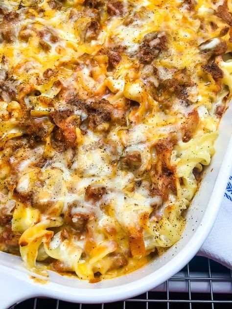 Sour Cream Noodle Bake - #maindish #dinner #maindish #dinner #beef #groundbeef Pioneer Woman Sour Cream Noodle Bake, Sour Cream Noodle Bake Pioneer Woman, Carbie Barbie, Sour Cream Bake, Ham Dinners, Ground Beef And Sausage, Sour Cream Noodle Bake, Pasta Casseroles, Noodle Bake