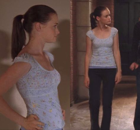 Rory Gilmore Work Outfit, Rory Gilmore Dress Outfit, Lorelai Gilmore Juicy Pants, Rory Gilmore Season 7 Outfits, Rory Gilmore Bad Posture, Rory Gilmore S1 Outfits, Yale Rory Outfit, 2000s Rory Gilmore Fashion, Rory Gilmore Summer Fits