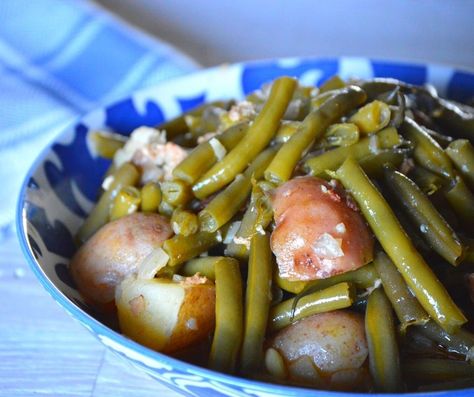 Southern Style Green Beans Green Beans And Ham, Maid Rite Sandwiches, Ham Potatoes, Beans And Ham, Green Beans Potatoes, Southern Style Green Beans, Southern Green Beans, Tastee Recipe, Slow Cooker Green Beans