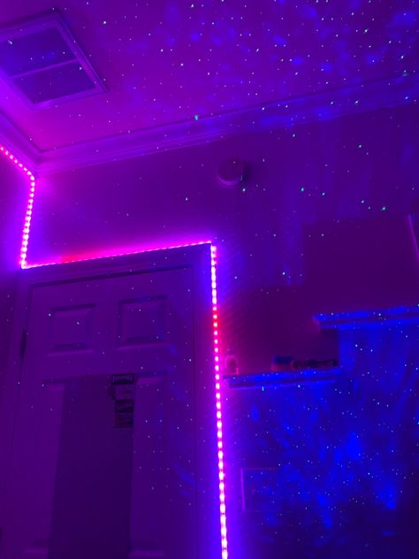 LED lights in bedroom. A teenager bedroom inspiration Blue Pink Bedroom, Room Ideas Led, Purple And Blue Room, Cool Room Ideas, Blue Girls Rooms, Blue And Pink Bedroom, Galaxy Room, Cool Room, Star Projector