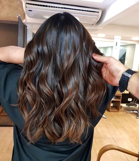 Brown Hair Colors Ideas, Hair Colors Ideas, Brown Hair Shades, Chocolate Brown Hair Color, Brown Ombre Hair, Brunette Balayage, Hair Color Light Brown, Brown Hair Balayage, Balayage Brunette