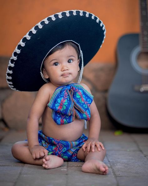 Mexican Theme Party Outfit, Mexican Clothes, Baby Birthday Outfit, Peanuts Birthday, Etsy Clothing, Mexican Babies, Colorful Baby, Fiesta Outfit, Fiesta Theme