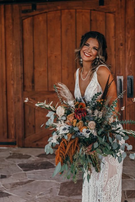 Bride Bouquets For Fall, Rust Boho Bouquet, Rustic Western Bouquet, Country Bride Bouquet, Bridesmaid Bouquet Western, Unique Wedding Bouquets Boho, Rustic Boho Bridal Bouquet, Boho Style Bouquet, Fall Western Bouquet