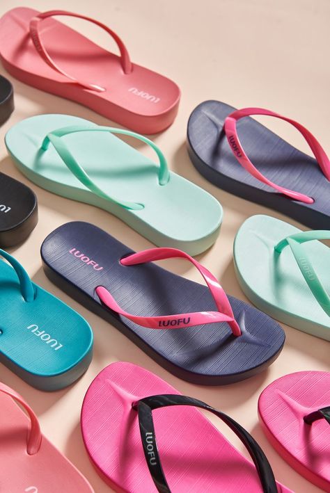 upper and the outsole can be separate--luofu Simple Color Combinations, Eva Sandals, Garden Shoes, Simple Colors, Sandals Flip Flops, Mens Slippers, Go Out, Out Of Style, Womens Flip Flop