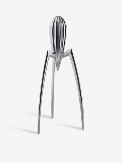 Designed by Philippe Starck, the Alessi Juicy Salif citrus squeezer is a feat of modern design. A truly iconic object for your kitchen, it is both functional and revolutionary and was originally sketched by Starck on a napkin during a seaside holiday in Italy. Holiday In Italy, Citrus Squeezer, Fly Swatter, Citrus Juicer, Factory Design, Interior Design Art, Wine Stoppers, Philippe Starck, Tea Kettle