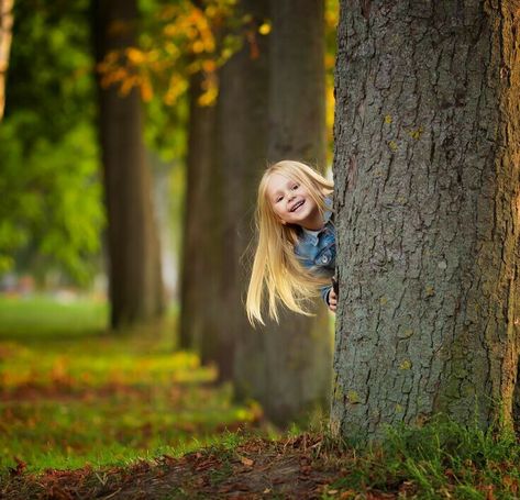 Toddler Photoshoot, Children Photography Poses, Family Picture Poses, Fall Family Pictures, Toddler Photography, Airbrush Art, Fall Family Photos, Childrens Photography, Fall Photoshoot