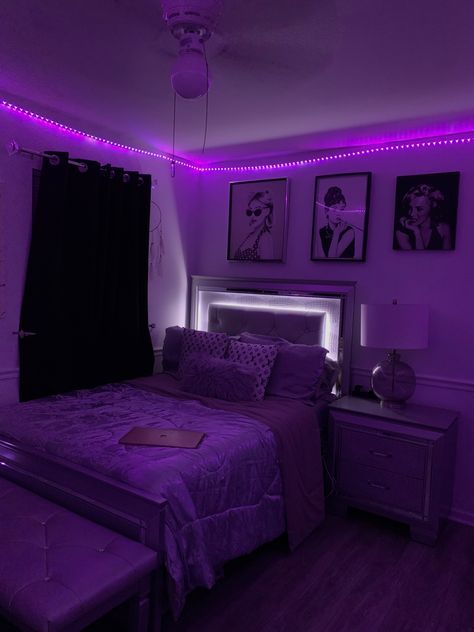 White Room With Led Lights, Room Ideas For Black Women, Bedroom Ideas For Black Women, Purple And White Room Ideas, Room Decor Bedroom Purple, Baddie Bedroom Ideas For Small Rooms, L Bedroom Ideas, Full Room Ideas, Chavvy Bedroom